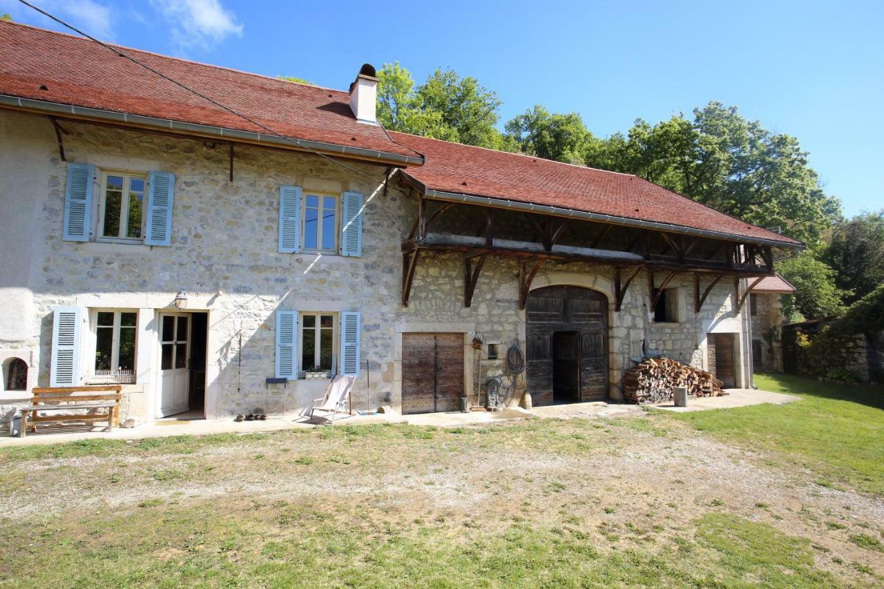 Chambres D'Hotes Des Deux Lacs Ceyzerieu Exterior foto